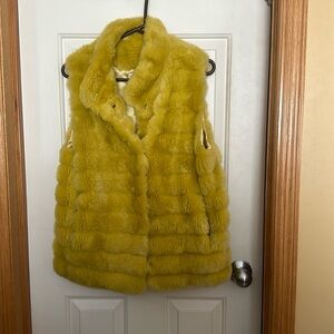 Newport News easy style yellow/gold faux fur vest